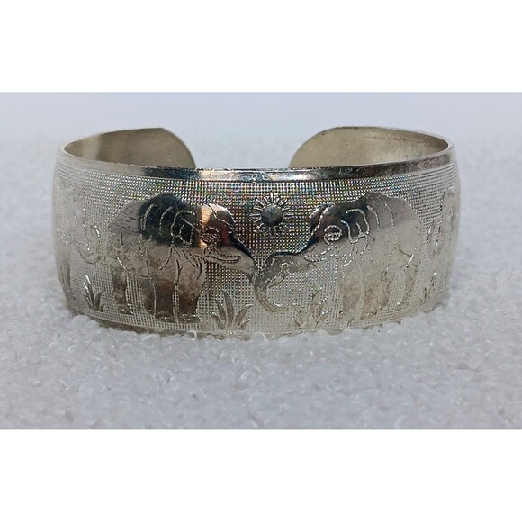 Vintage Silvertone Elephant Cuff Bracelet 7.5 in - Picture 2 of 12